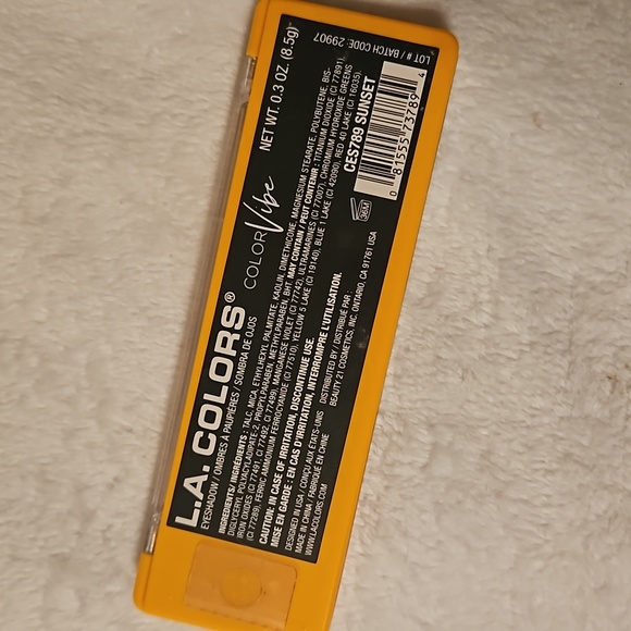 L.A. COLORS SUNSET EYESHADOW PALETTE - Picture 3 of 3
